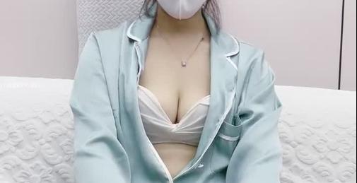 2024年3月，杭州某三甲医院，【03年小护士】，终于露脸了，被男友干得水汪汪，白浆流了好多